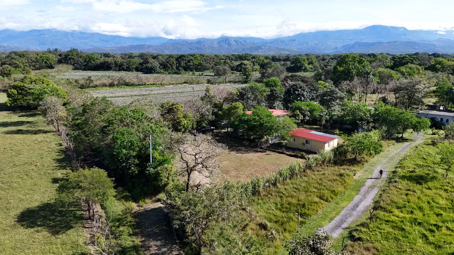 Terreno en Chiriqui, Cochea Arriba, 2000 mts2 con dos casas