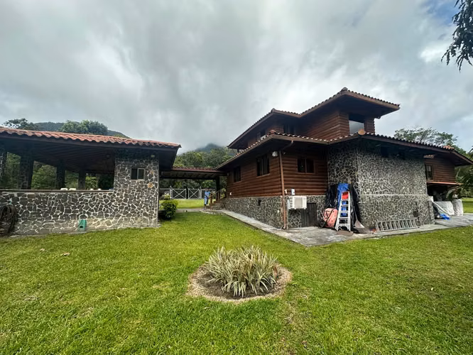 Venta de Casa en El Valle, El Pedregal, 3,975m2 de Terreno