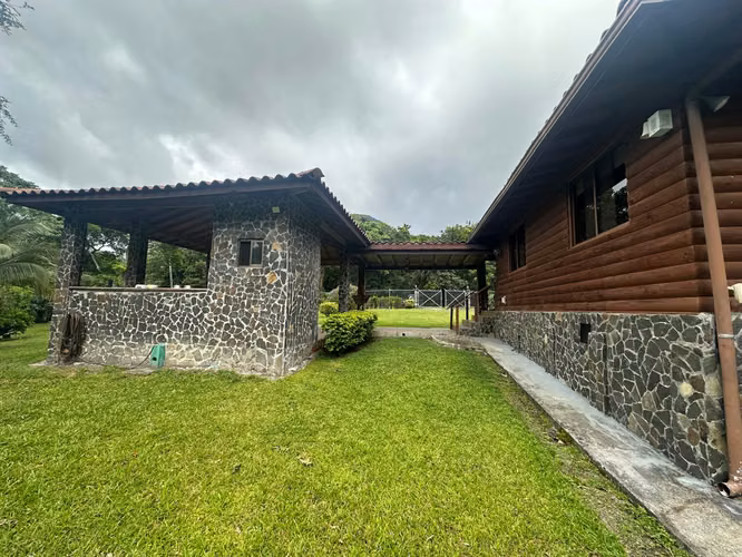 Venta de Casa en El Valle, El Pedregal, 3,975m2 de Terreno