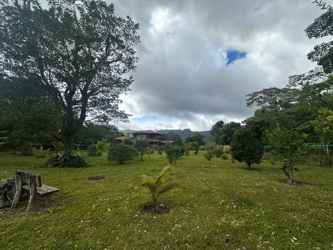 Venta de Casa en El Valle, El Pedregal, 3,975m2 de Terreno