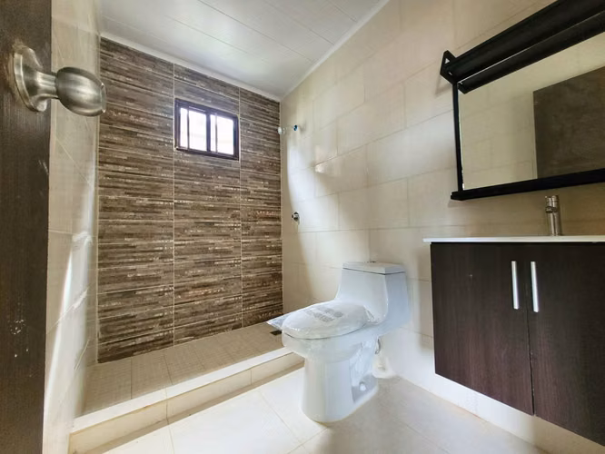 Venta de Casa Nueva en PH Paseo de Rey en Arraiján