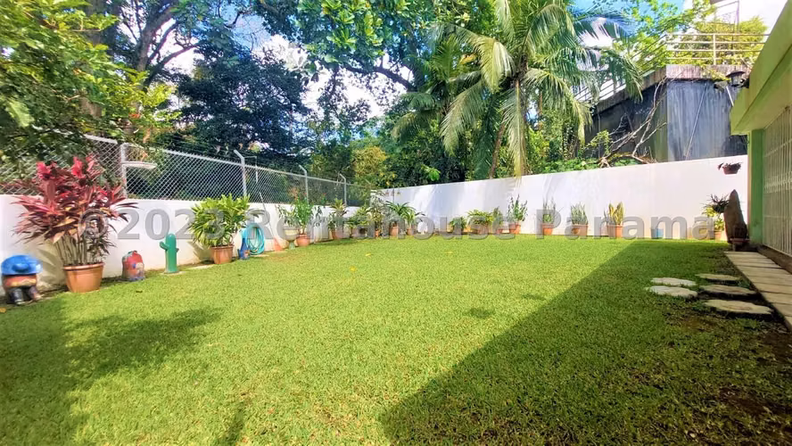 Venta de Casa Glamorosa de 334 m² en La Alameda, Betania 26-4505gg