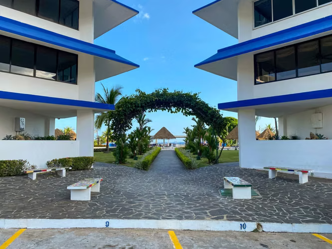 Apartamento Frente al Mar en Venta en Coronado: su Paraíso le Espera