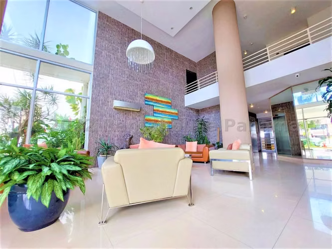 Venta de Apartamento de 130 m2 en PH Sky Level, Hato Pintado 26-7950GG