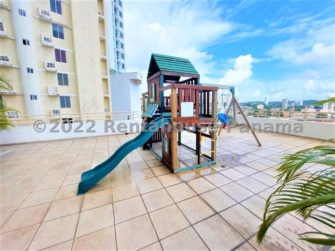 Venta de Apartamento de 130 m2 en PH Sky Level, Hato Pintado 26-7950GG