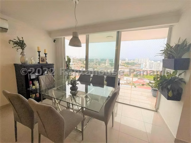Venta de Apartamento de 130 m2 en PH Sky Level, Hato Pintado 26-7950GG