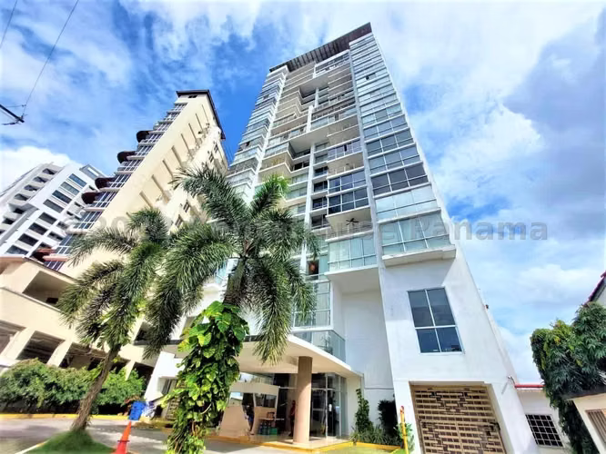 Venta de Apartamento de 130 m2 en PH Sky Level, Hato Pintado 26-7950GG