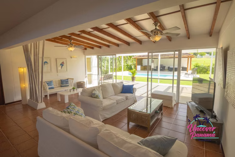 Villa de 4 Recámaras con Piscina Privada en Costa Blanca Golf & Villas