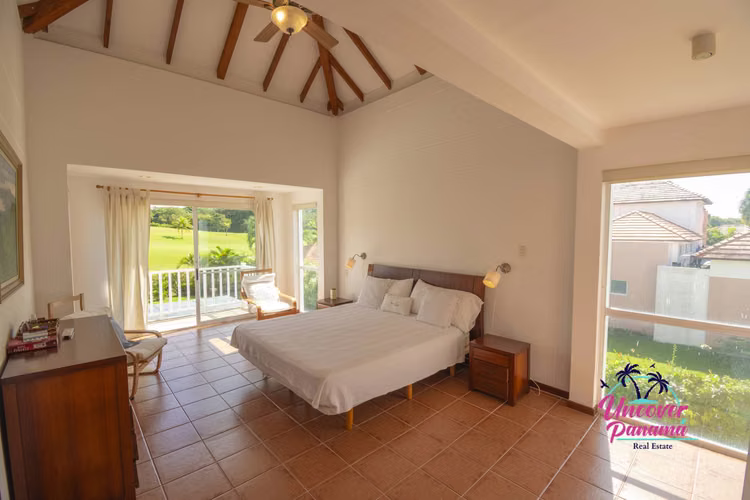 Villa de 4 Recámaras con Piscina Privada en Costa Blanca Golf & Villas