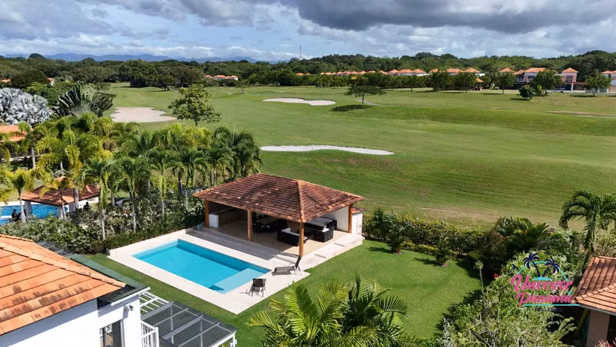 Villa de 4 Recámaras con Piscina Privada en Costa Blanca Golf & Villas