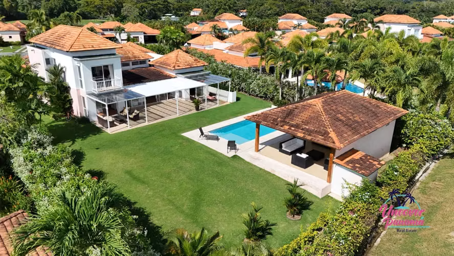 Stunning four-bedroom villa with private pool