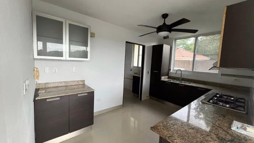 SE VENDE APARTAMENTO EN PH PINE HILLS EDIFICIO 2 – ALBROOK, CIUDAD DE PANAMÁ - Imagen 4