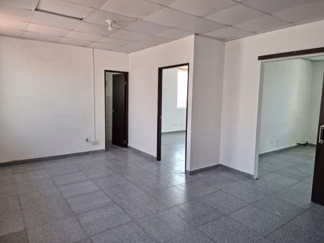 Alquiler de Oficina en Calidonia, Avenida Perú, 129m2
