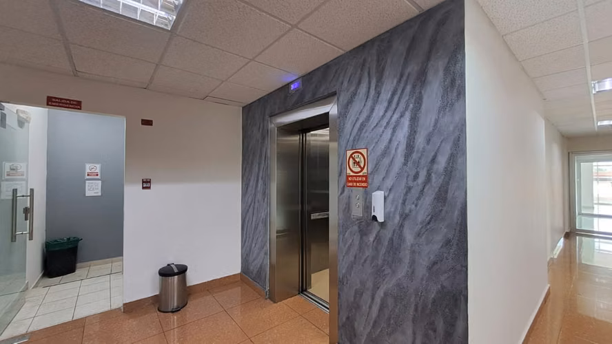 Alquiler de Oficina en Vía Brasil, Bella Vista, Plaza Korintho, 104m2