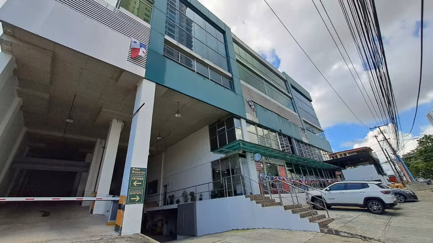 Office for rent in Via Brasil, Bella Vista, Plaza Korintho, 104m2