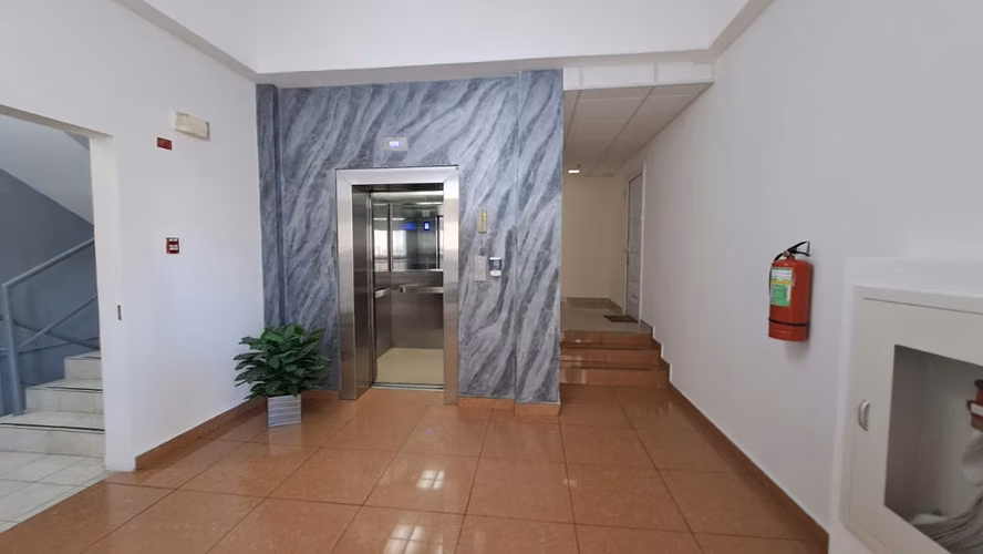 Alquiler de Oficina en Vía Brasil, Bella Vista, Plaza Korintho, 104m2
