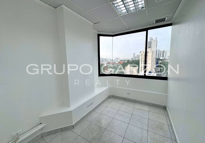 Venta consultorio en Hospital San Fernando (Centro Especializado)