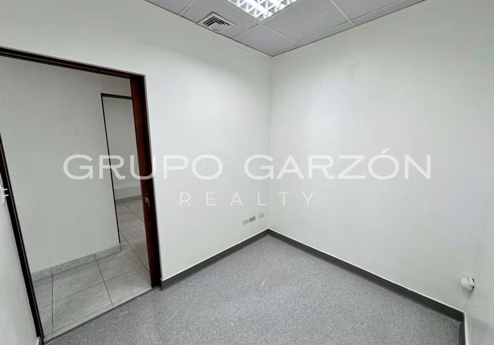Venta consultorio en Hospital San Fernando (Centro Especializado)