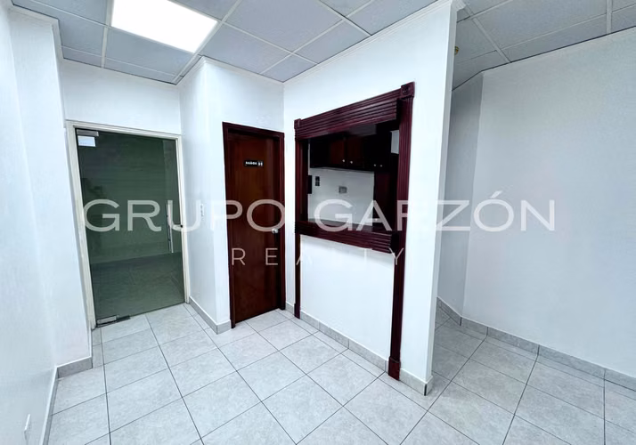 Venta consultorio en Hospital San Fernando (Centro Especializado)