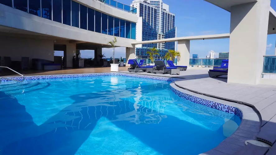 Edificio Grand Bay Tower, Avenida Balboa