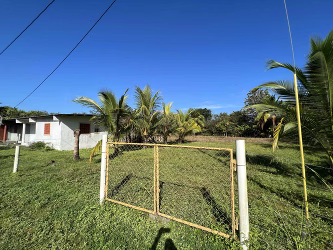 Se Vende Terreno con Cabaña en Isla Cañas