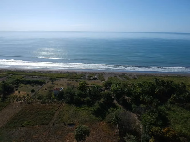 Se Vende Terreno con Cabaña en Isla Cañas