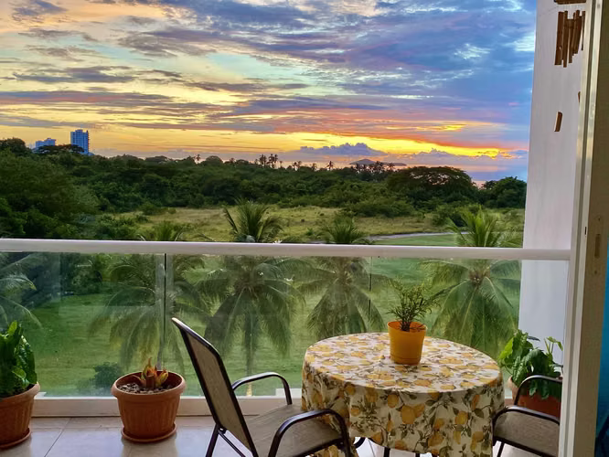 Condominio en Playa Blanca Resort – Acceso a la playa y amenidades exclusivas