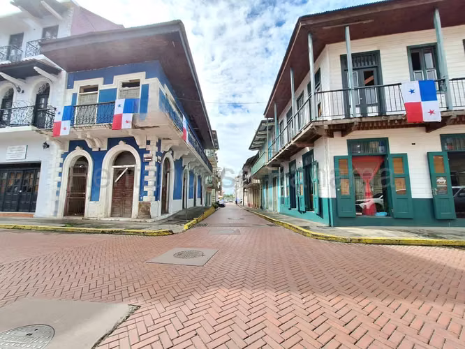 Venta de Terreno en Casco Antiguo 25-6729GG