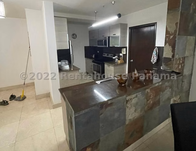Venta de Apartamento de 109 m2 en PH Villa del Mar, Avenida Balboa 25-8344GG