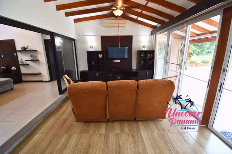 Villa de un nivel con piscina privada en Costa Blanca Decameron