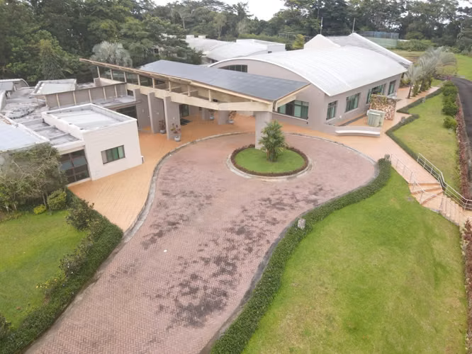 Venta de Edificio en Cerro Azul, 81,213 de terreno