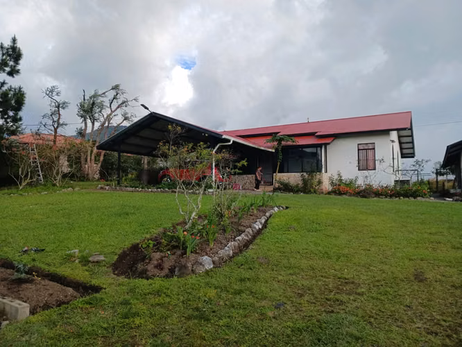 Venta Volcan Casa mas Local Comercial