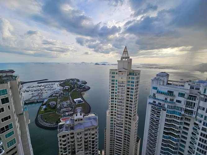 PRECIO ÚNICO EN OASIS - 240 m2 vista al mar