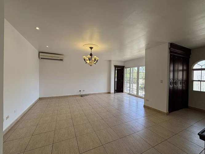 Vendo Casa en Costa del Este, Costa Dorada