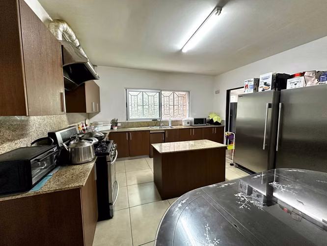 VENTA DE CASA EN DORADO VILLAGE EN CONDADO DEL REY