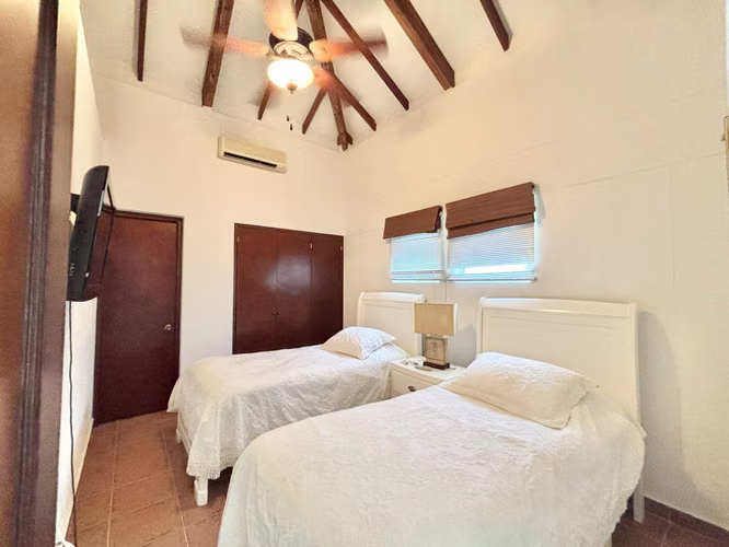 DECAMERON - Villa de 4 Recamaras con Pisinca