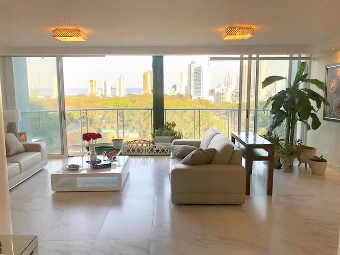 APARTAMENTO CON ACCESO DIRECTO AL PARQUE OMAR