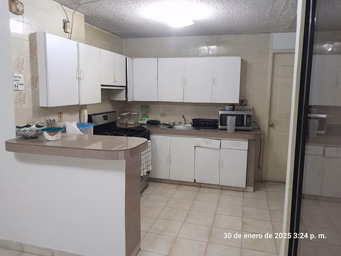 Apartamento Espacioso en PH La Gaviota – Ubicación Privilegiada en Avenida Balboa