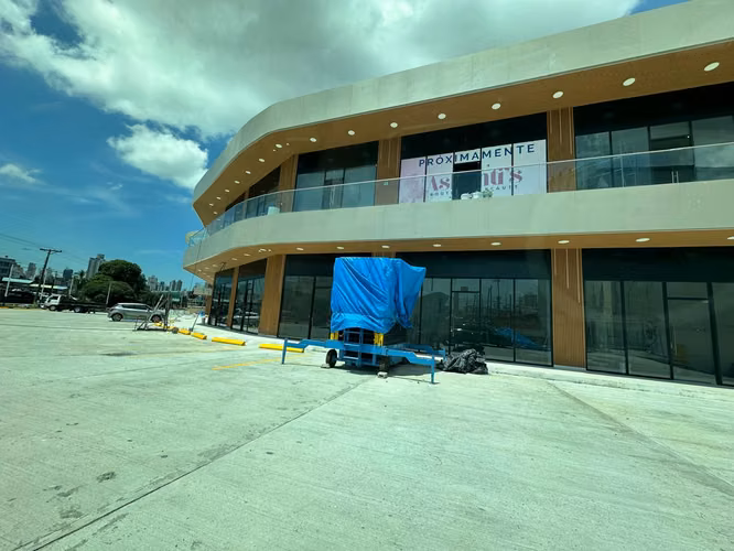 Alquiler de Local comercial en la Transístmica, Panamá Plaza, 330m2