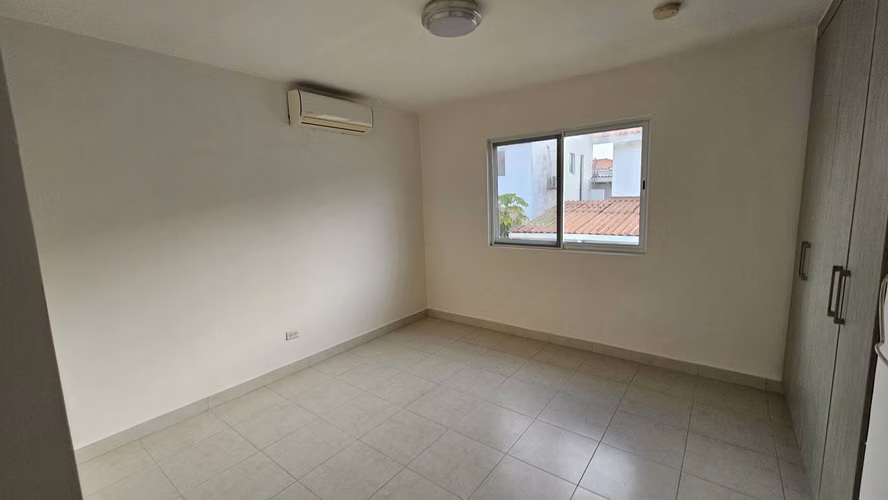 VENTA DE CASA VERSALLES OESTE PANAMA OESTE