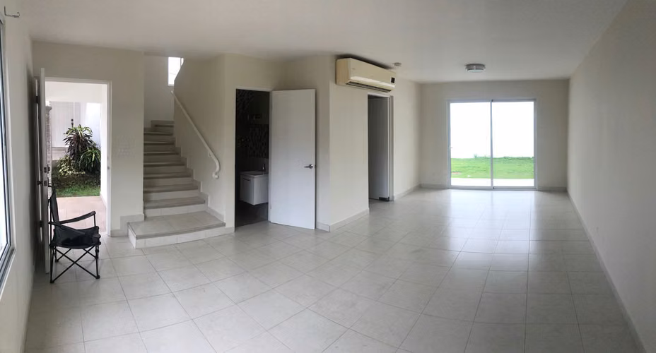 VENTA DE CASA VERSALLES OESTE PANAMA OESTE