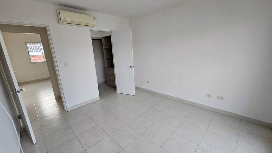VENTA DE CASA VERSALLES OESTE PANAMA OESTE