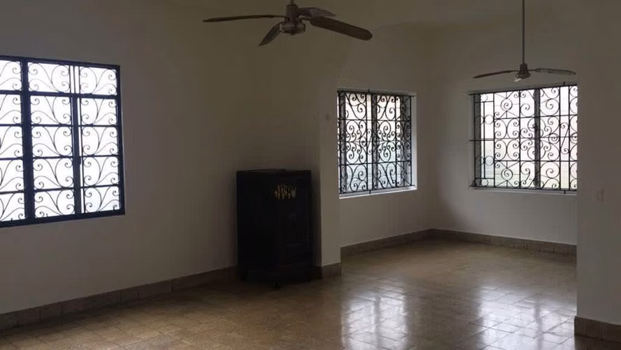 VENTA DE EDIFICIO EN BELLA VISTA CON TRES AMPLIOS APARTAMENTOS