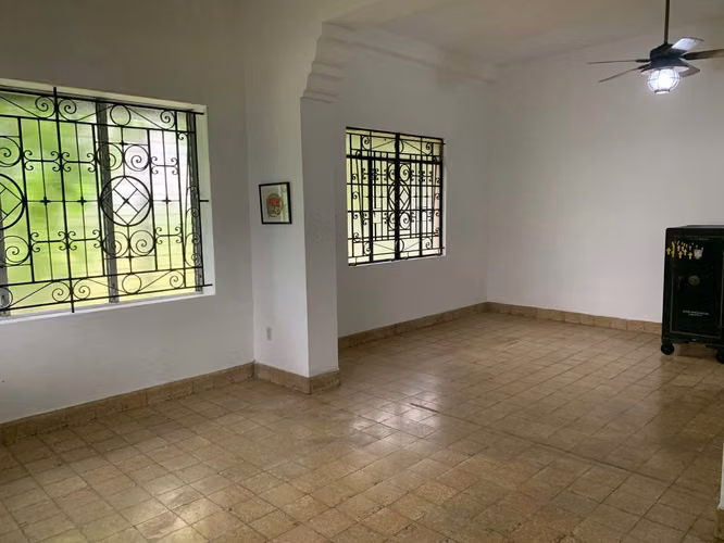 VENTA DE EDIFICIO EN BELLA VISTA CON TRES AMPLIOS APARTAMENTOS