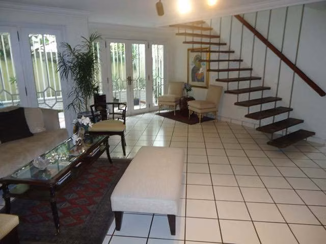 CASA EN VENTA o ALQUILER- MARBELLA - COMERCIAL ID 23111
