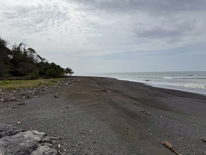 Terreno en venta, 85 metros frente a Playa, Cambutal, Tonosí, Los Santos