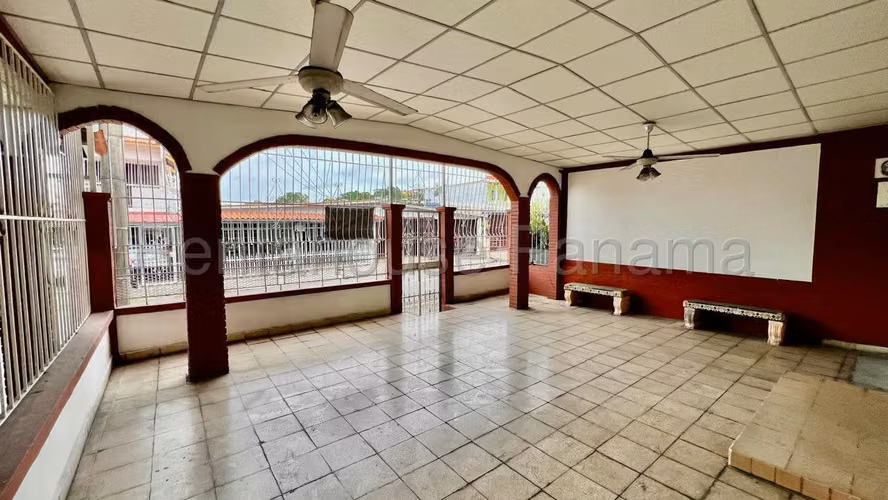 Venta de Casa con 285 m2 de Terreno en Villa Cáceres, Betania 26-2882GG