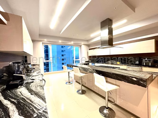 Venta de Apartamento de 718 m2 en PH Marea 2, Costa del Este 26-2043GG