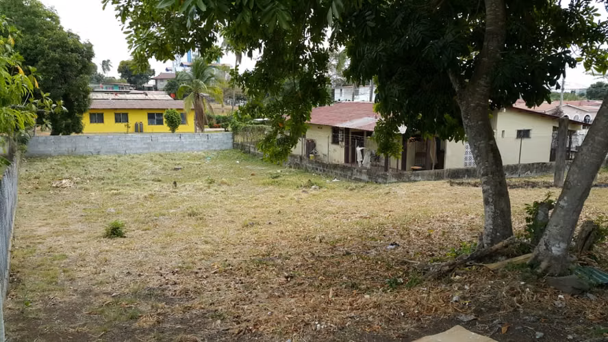 Alquiler de Terreno en Juan Diaz, 1,040m2