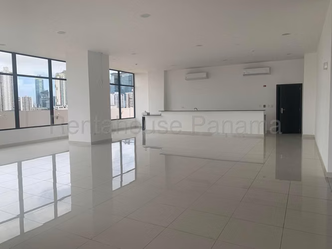 Venta de Apartamento a Estrenar en PH Carreras El Carmen 25-7417GG